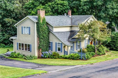 33 Janet Dr