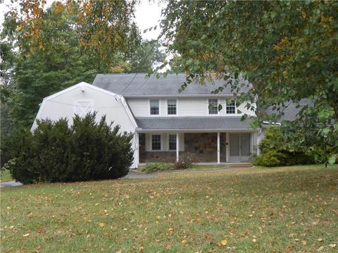 76 Nichols Ave