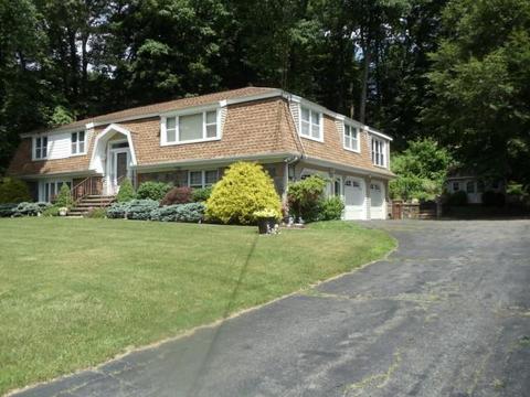 76 Nichols Ave