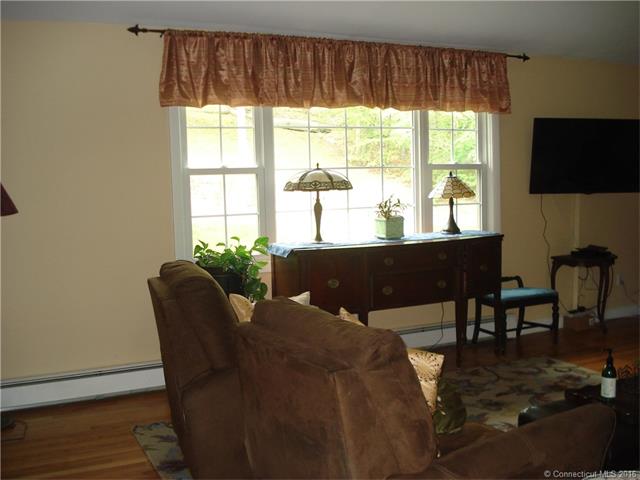 For Sale: 50 Daybreak Ln Shelton, CT 06484