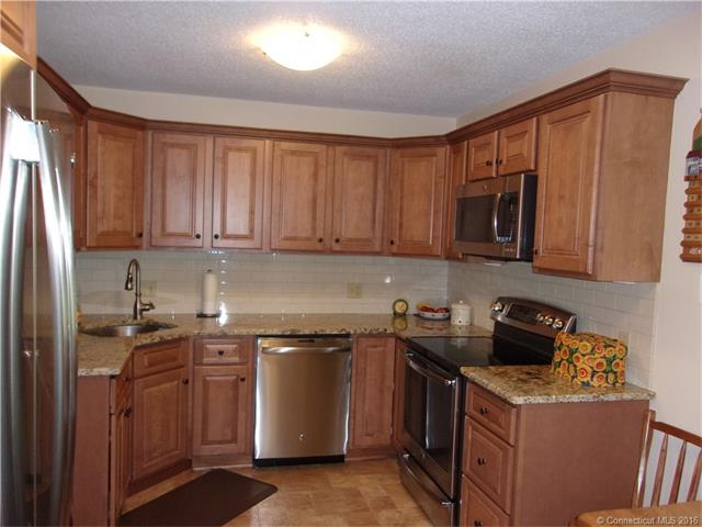 For Sale: 798 Heritage Vlg #APT C Southbury, CT 06488