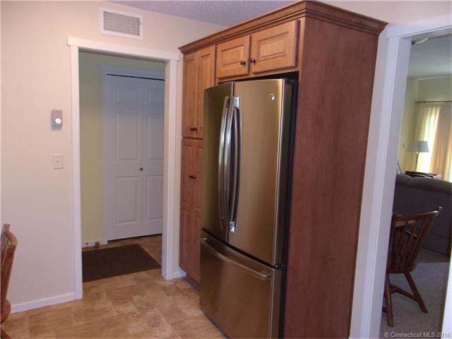 For Sale: 798 Heritage Vlg #APT C Southbury, CT 06488