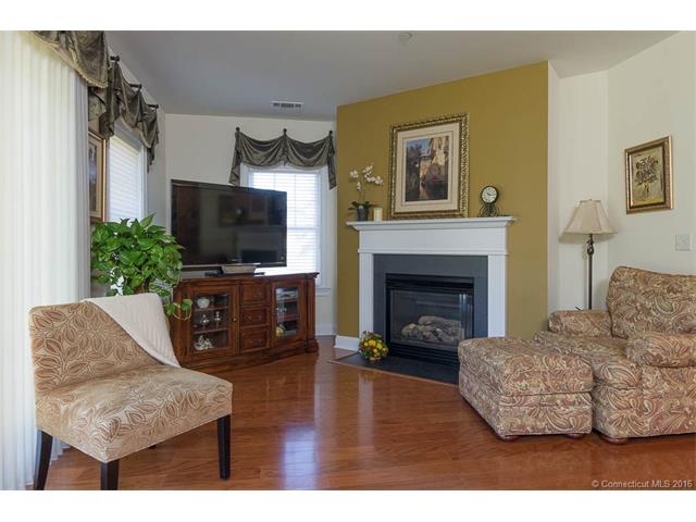 452 Heritage Rd #102