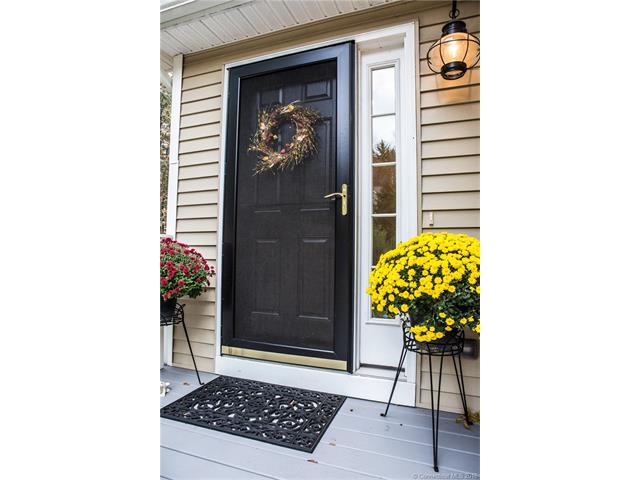 16 Hemlock Ridge Rd