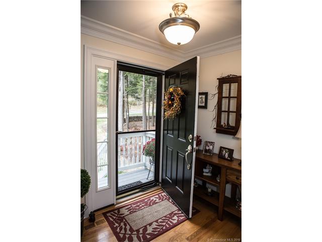 16 Hemlock Ridge Rd