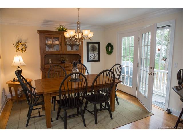 16 Hemlock Ridge Rd