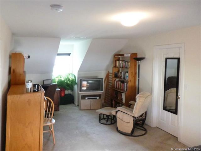 For Sale: 2 Bull Ave #APT B8 Wallingford, CT 06492