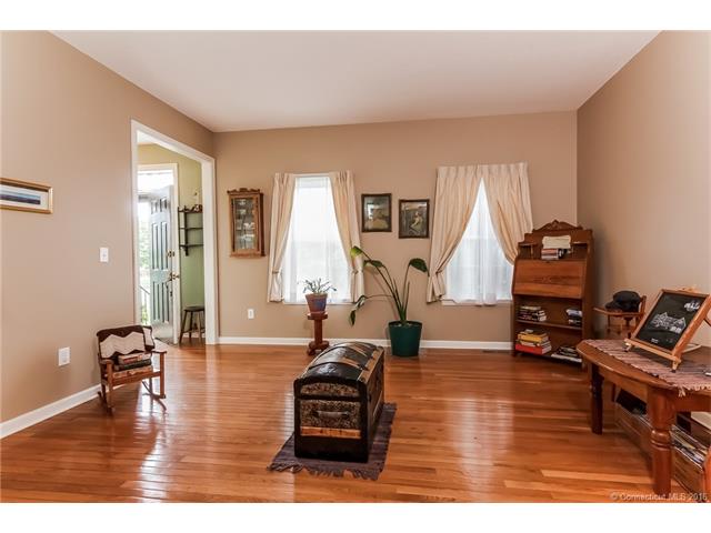 For Sale: 124 Pierson Dr Wallingford, CT 06492