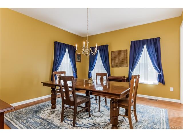 For Sale: 124 Pierson Dr Wallingford, CT 06492