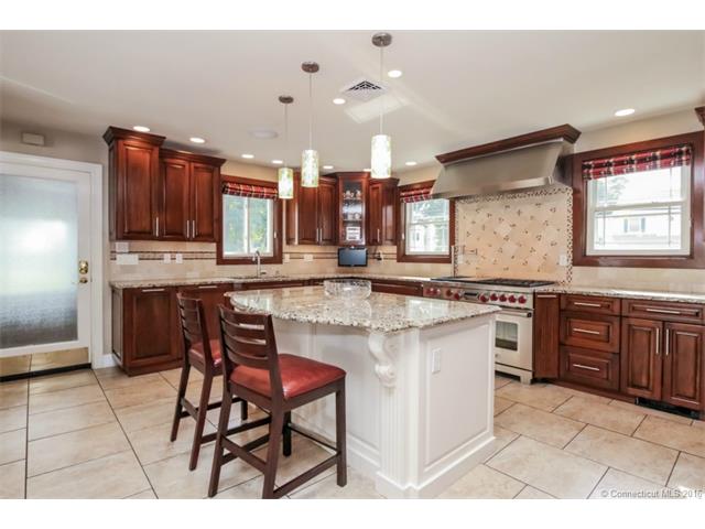 For Sale: 12 Leigus Rd Wallingford, CT 06492