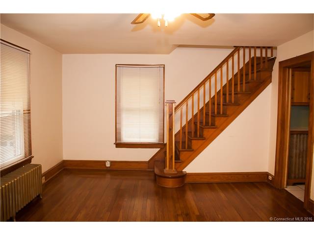 782 Center St