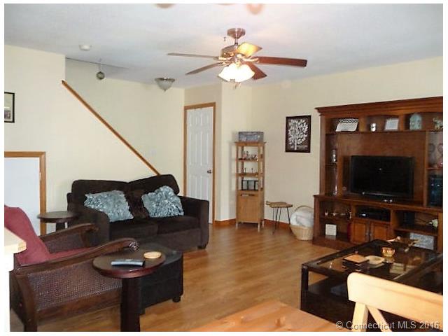 64 Staffordshire Commons Dr #64