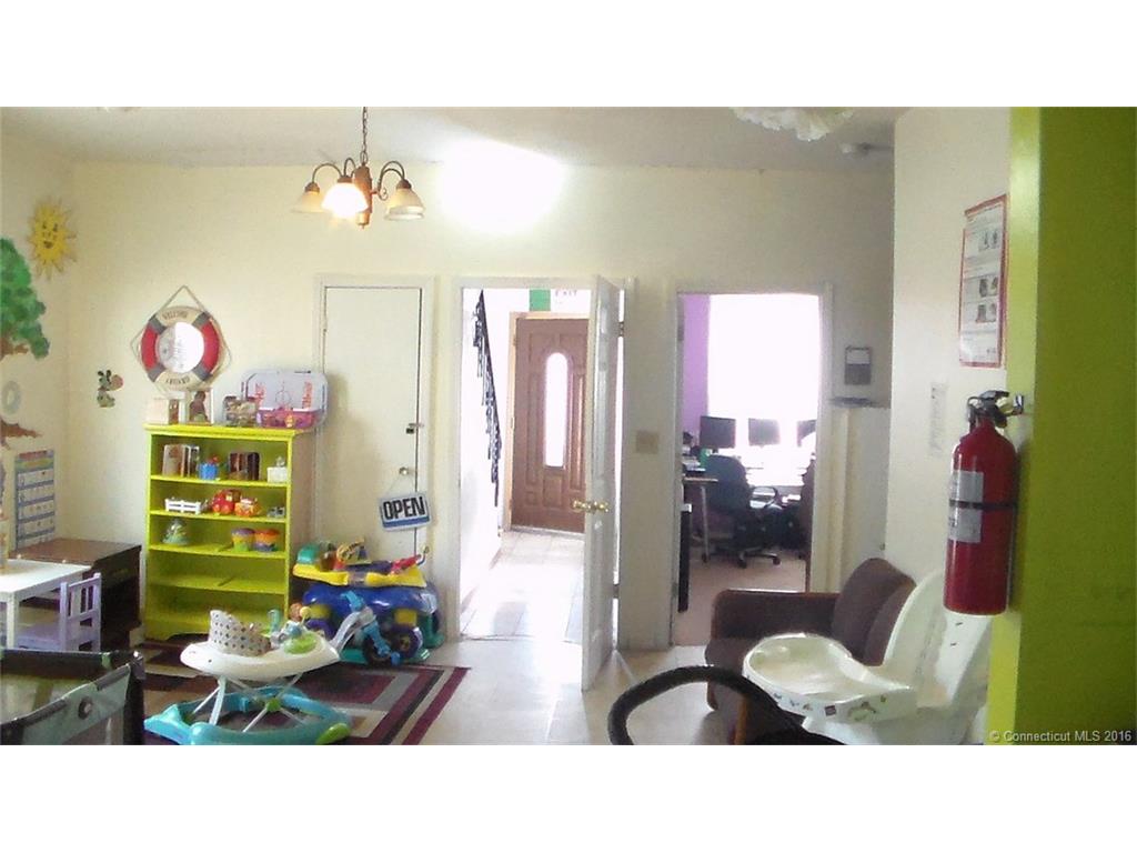495 Elm St