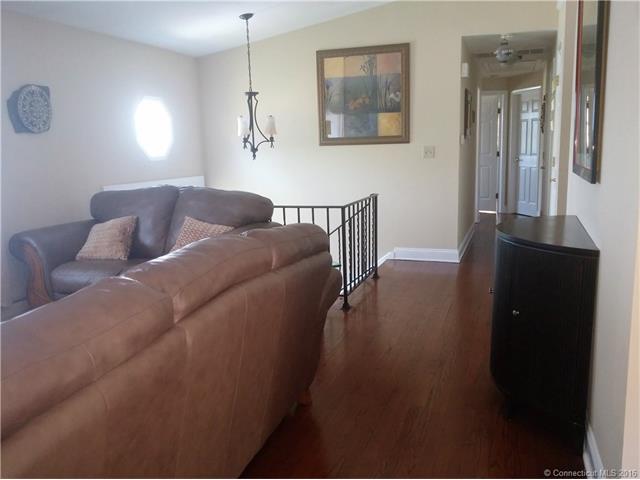 For Sale: 10 Orchard Heights Dr Hamden, CT 06514