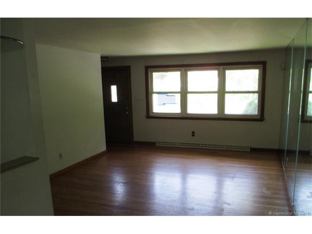 207 Brook St Hamden, CT 06514