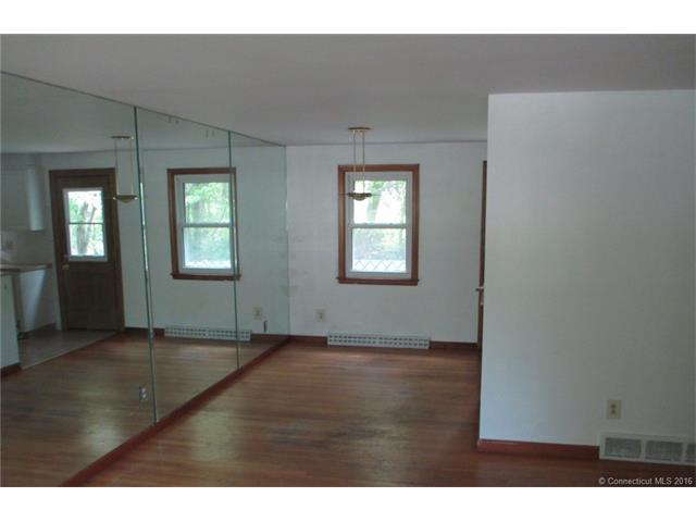 207 Brook St Hamden, CT 06514