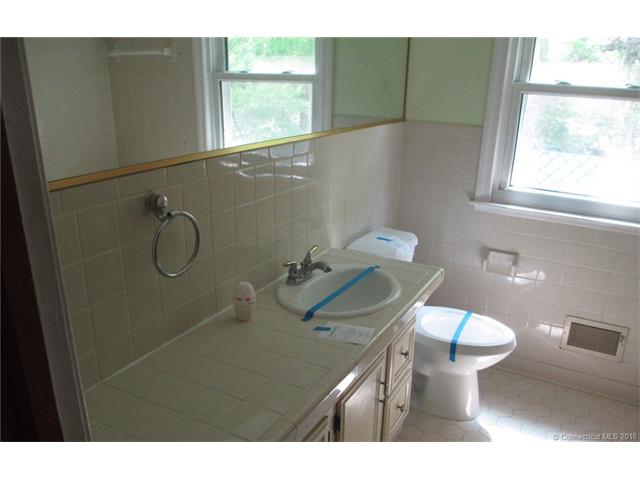 207 Brook St Hamden, CT 06514