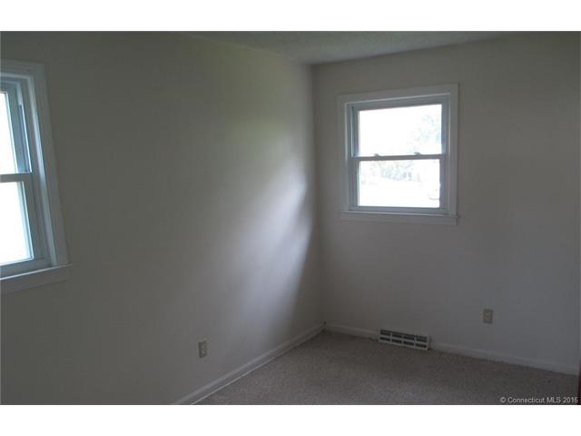 For Sale: 25 Elliot Dr Hamden, CT 06514