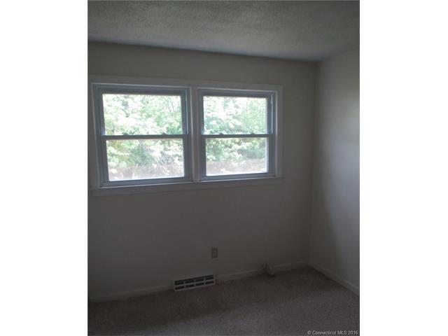 For Sale: 25 Elliot Dr Hamden, CT 06514