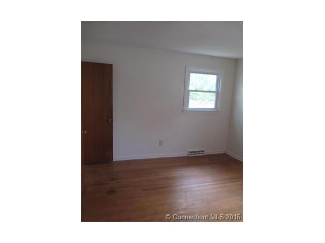 For Sale: 25 Elliot Dr Hamden, CT 06514
