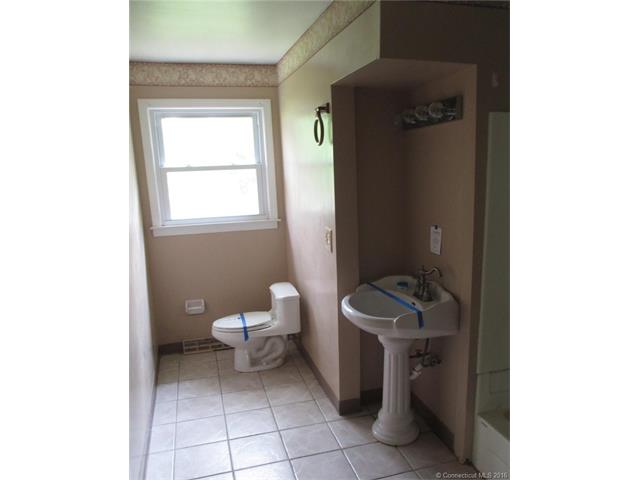 For Sale: 25 Elliot Dr Hamden, CT 06514