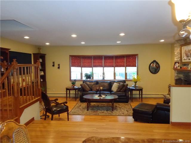 For Sale: 54 Country Hills Rd Hamden, CT 06514