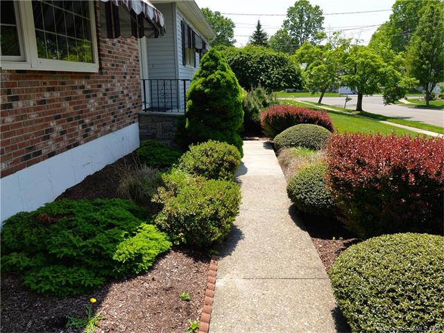 For Sale: 5 Peppermill Dr West Haven, CT 06516