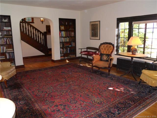 72 Middle Rd