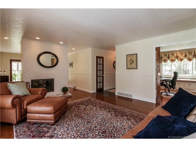 For Sale: 19 Manville Rd Woodbridge, CT 06525