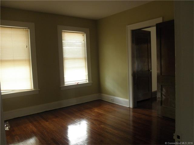For Sale: 423 Cortland Ave # 1 Bridgeport, CT 06605