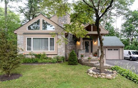 4 Allan Dr