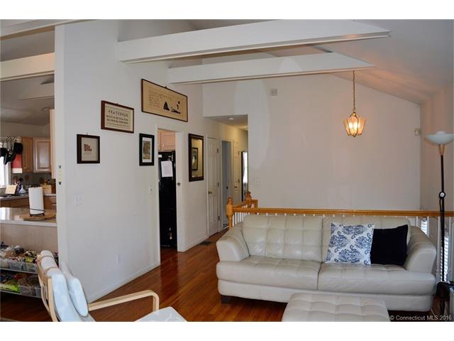 For Sale: 306 Stonebridge Ln #APT 306 Trumbull, CT 06611