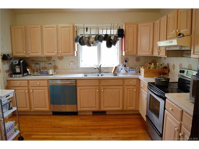 For Sale: 306 Stonebridge Ln #APT 306 Trumbull, CT 06611