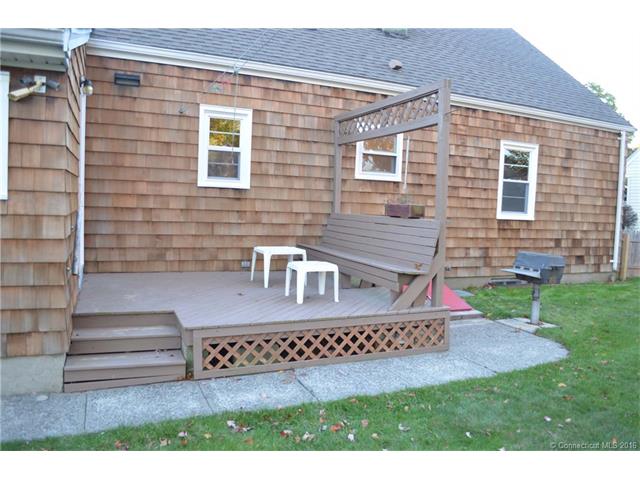 90 Meadowbrook Rd
