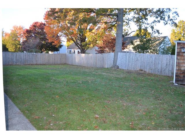 90 Meadowbrook Rd