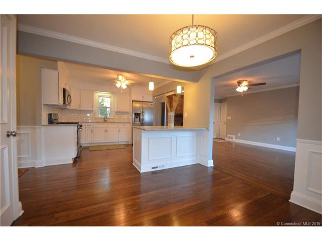 90 Meadowbrook Rd