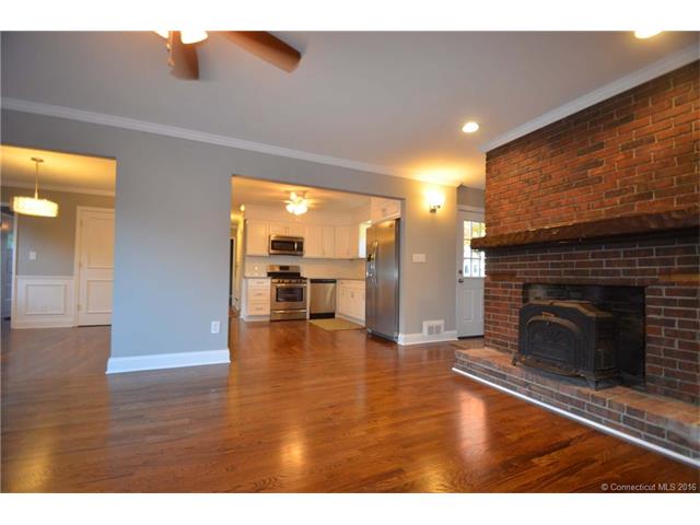 90 Meadowbrook Rd