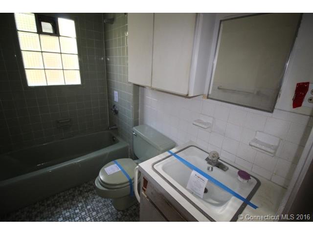 19 Lone Oak Ave