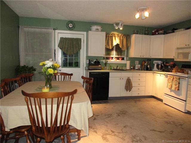 For Sale: 200 Yale St #14A Waterbury, CT 06704