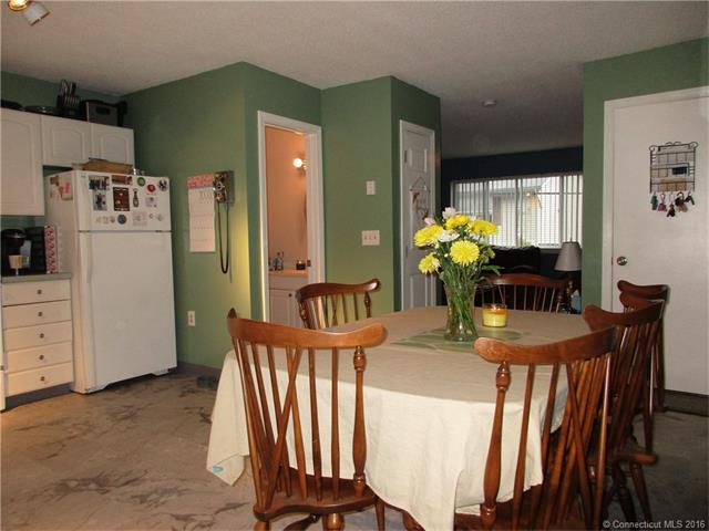 For Sale: 200 Yale St #14A Waterbury, CT 06704