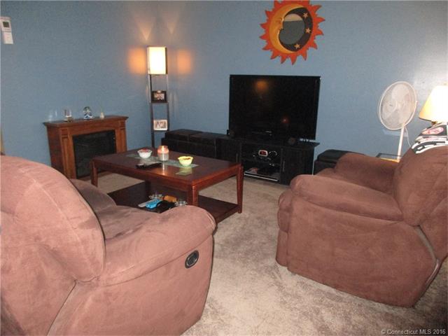 For Sale: 200 Yale St #14A Waterbury, CT 06704