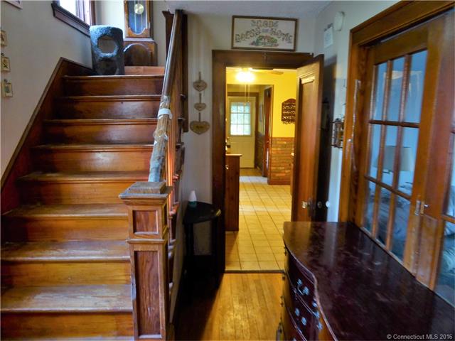 64 Keefe St