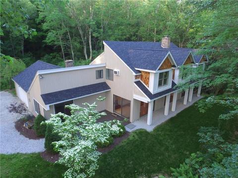 34 Benjamin Ln