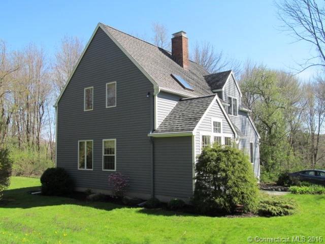 48 Lockwood Rd, Middlebury CT 06762