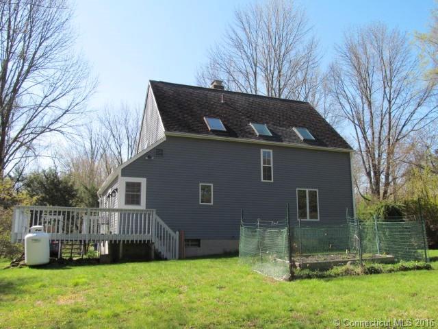 48 Lockwood Rd, Middlebury CT 06762