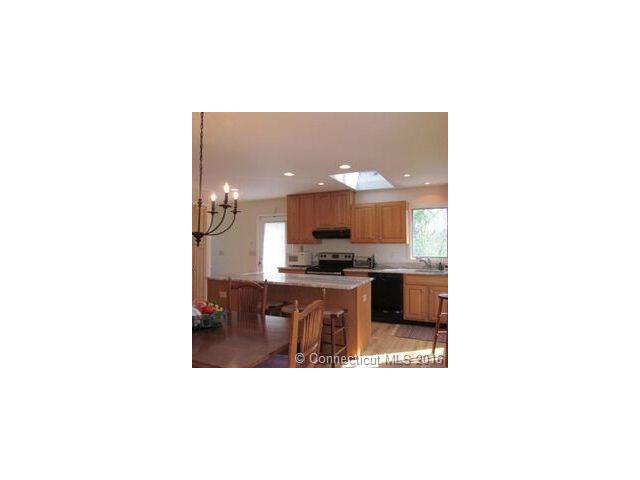 48 Lockwood Rd, Middlebury CT 06762