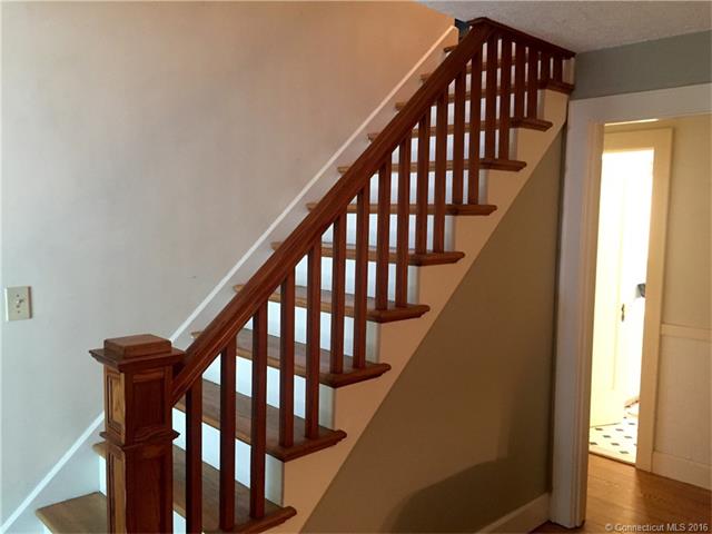 31 Yale Ave Middlebury, CT 06762