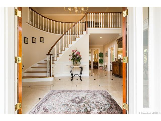 71 E Farm Rd