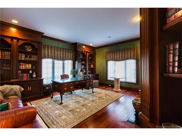 71 E Farm Rd
