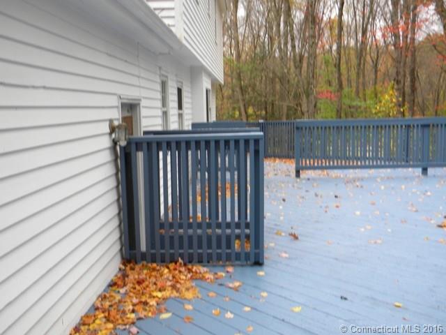 9 Crescent Ln